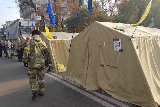 Аваков: Мітинг під Радою фінансує з Росії екс-нардеп Олійник