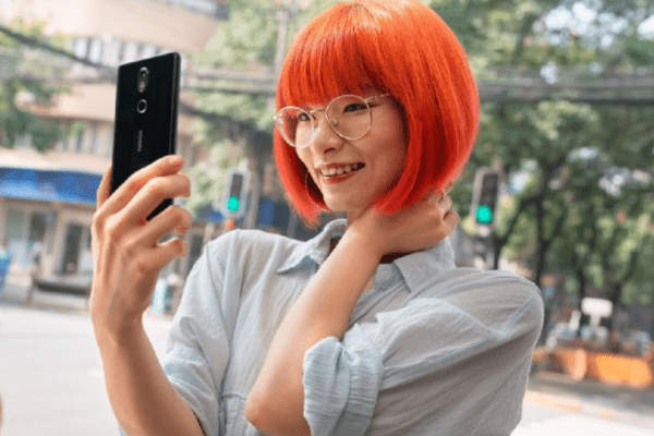 Новый смартфон Nokia в стеклянном корпусе