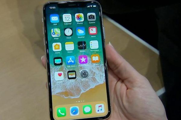 Коли випустять бюджетну версію iPhone X iPhone X
