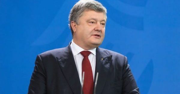 Порошенко: общество хочет войны с коррупцией, а не войны компроматов