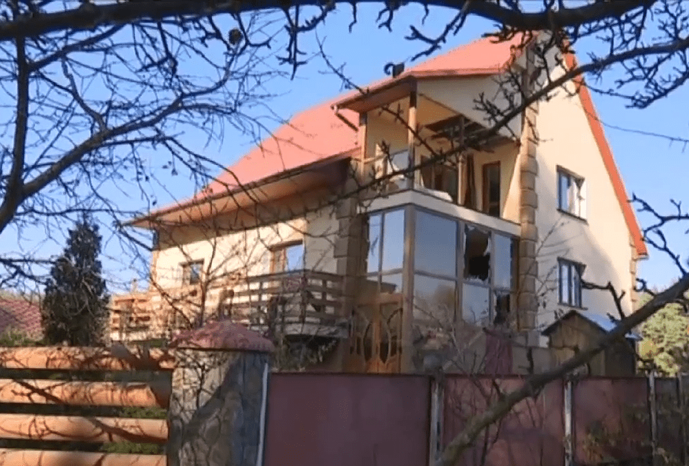 Місяць після вибухів у Калинівці: на дворі -3ºС, а люди без вікон