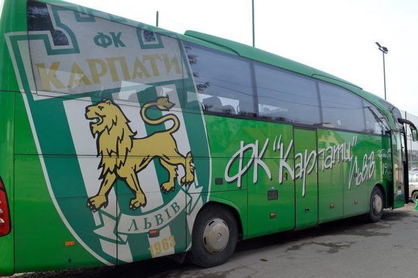 За 1 гривню: ФК Карпати продає половину акцій