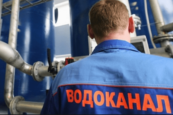 У Миколаєві комунальник накинувся на перехожого з лопатою