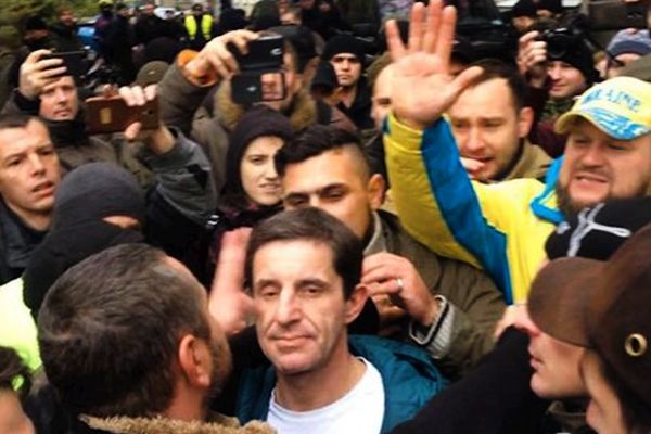 В Киеве толпа побила Шкиряка (18 )
