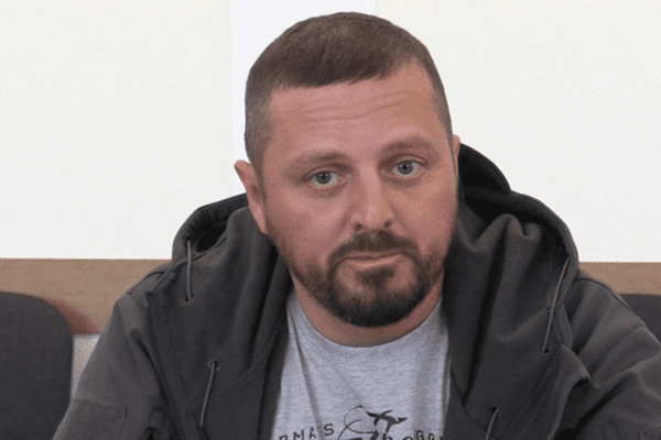 Удар в спину. Плотницкий выселил Ігор Корнет
