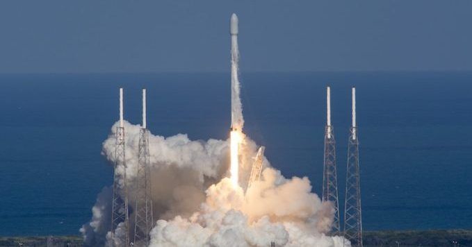 Ракета Falcon 9 Илона Маска взорвалась на испытаниях