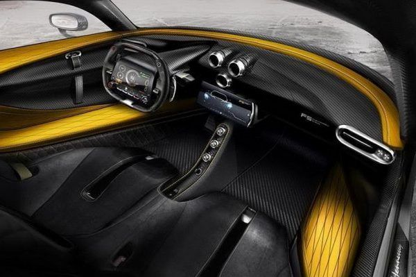 Що всередині найшвидшого у світі гіперкара Venom F5