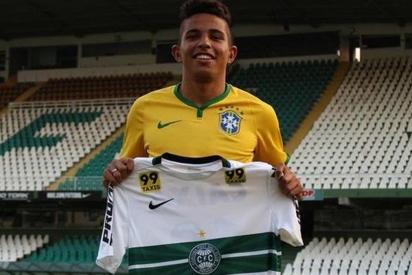 Шахтер нашел замену Срне в Бразилии