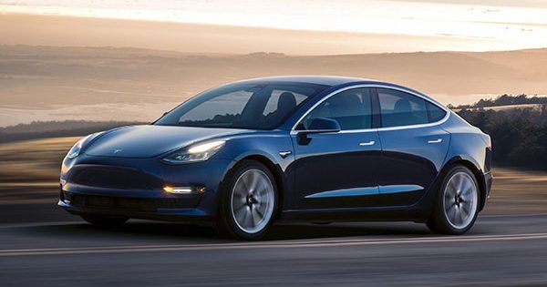 С двумя двигателями Tesla Model 3