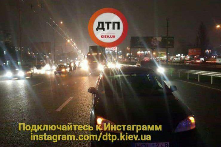 Смертельное ДТП в Киеве: мужчину сбило сразу два авто ДТП
