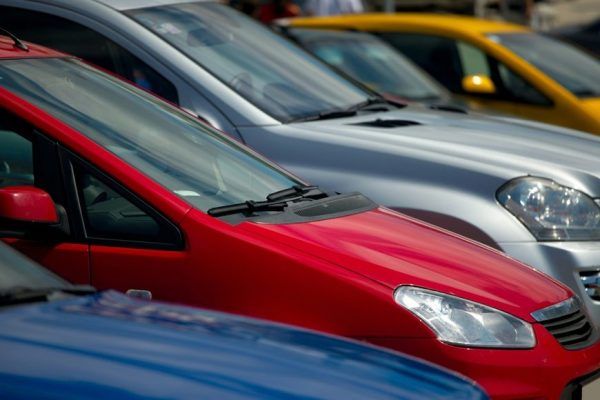 В Киеве запретили парковку на 67 улицах (СПИСОК) парковка
