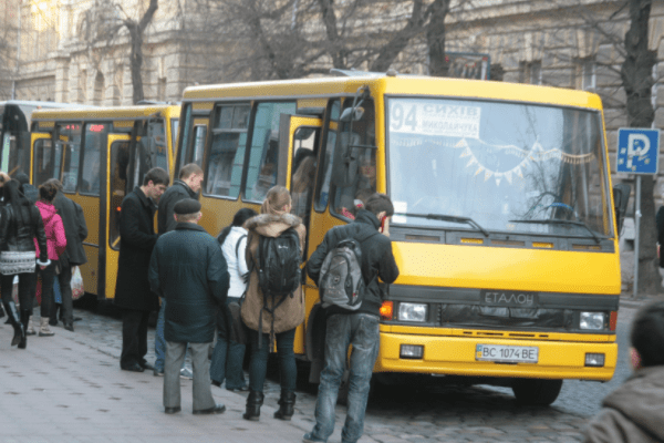 Почти половина маршруток Киева вне закона