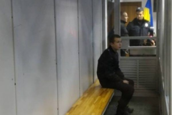 Суд отправил сына Попова под домашний арест попов