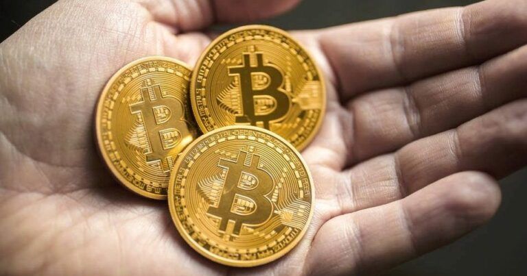 Курс биткоина упал до $10 тыс.