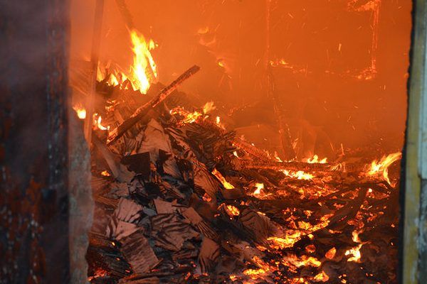 В Николаеве произошел масштабный пожар в производственных цехах пожар в николаеве