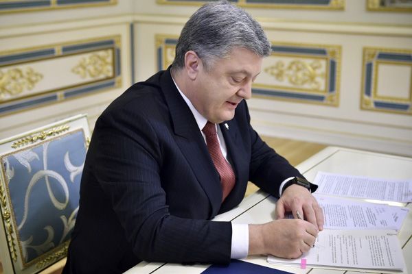 Обмін полоненими: Порошенко помилує жінку, що скоїла злочин проти України