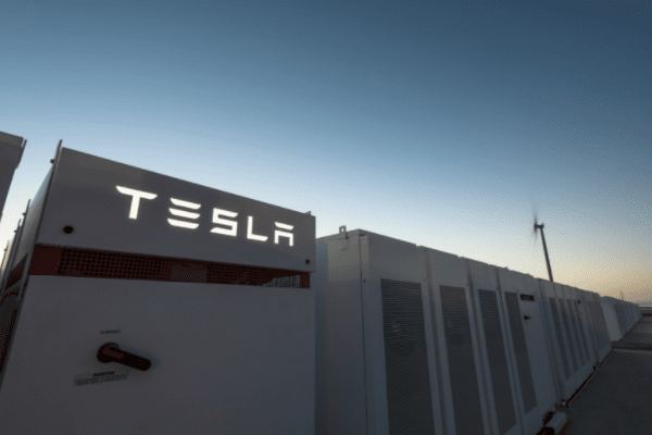 В Австралії Tesla запустила найбільшу батарею у світі