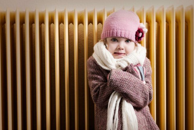 Холод и космические счета за электричество: в Одессе замерзают 500 квартир