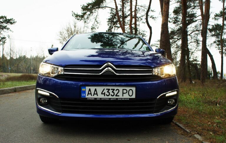 Тест-драйв Citroеn C-Elysee: бюджетно и со вкусом Фото 20