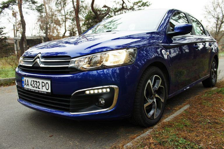 Тест-драйв Citroеn C-Elysee: бюджетно и со вкусом Фото 1