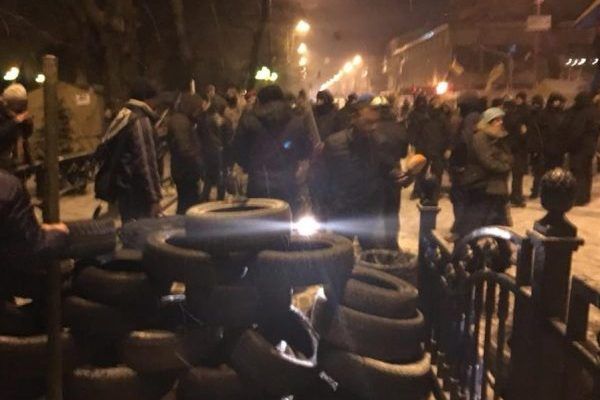 Бійка в наметовому містечку під Радою: детальне відео з даху палаточный городок