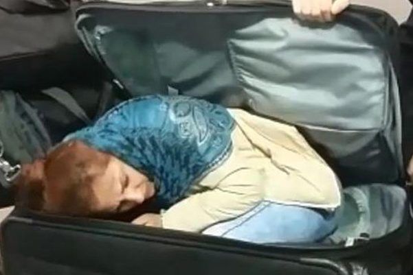 Грузин пытался пересечь границу Турции с женщиной в чемодане грузин провез женщину в чемодане