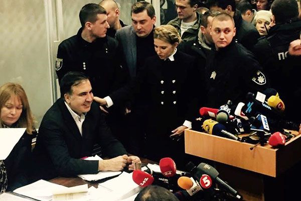 Суд освободил Саакашвили (ОНЛАЙН)