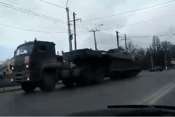 У Криму на вулицях помітили військову техніку