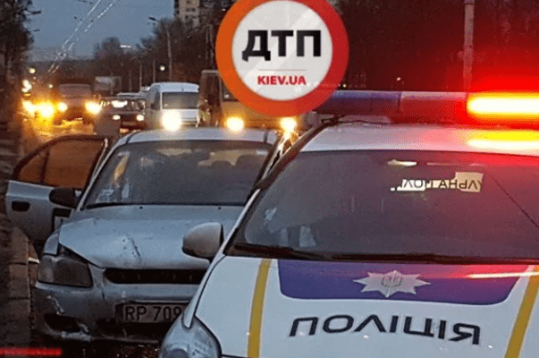 ДТП з таксі та авто патрульних у Києві: офіційна заява Uber ДТП