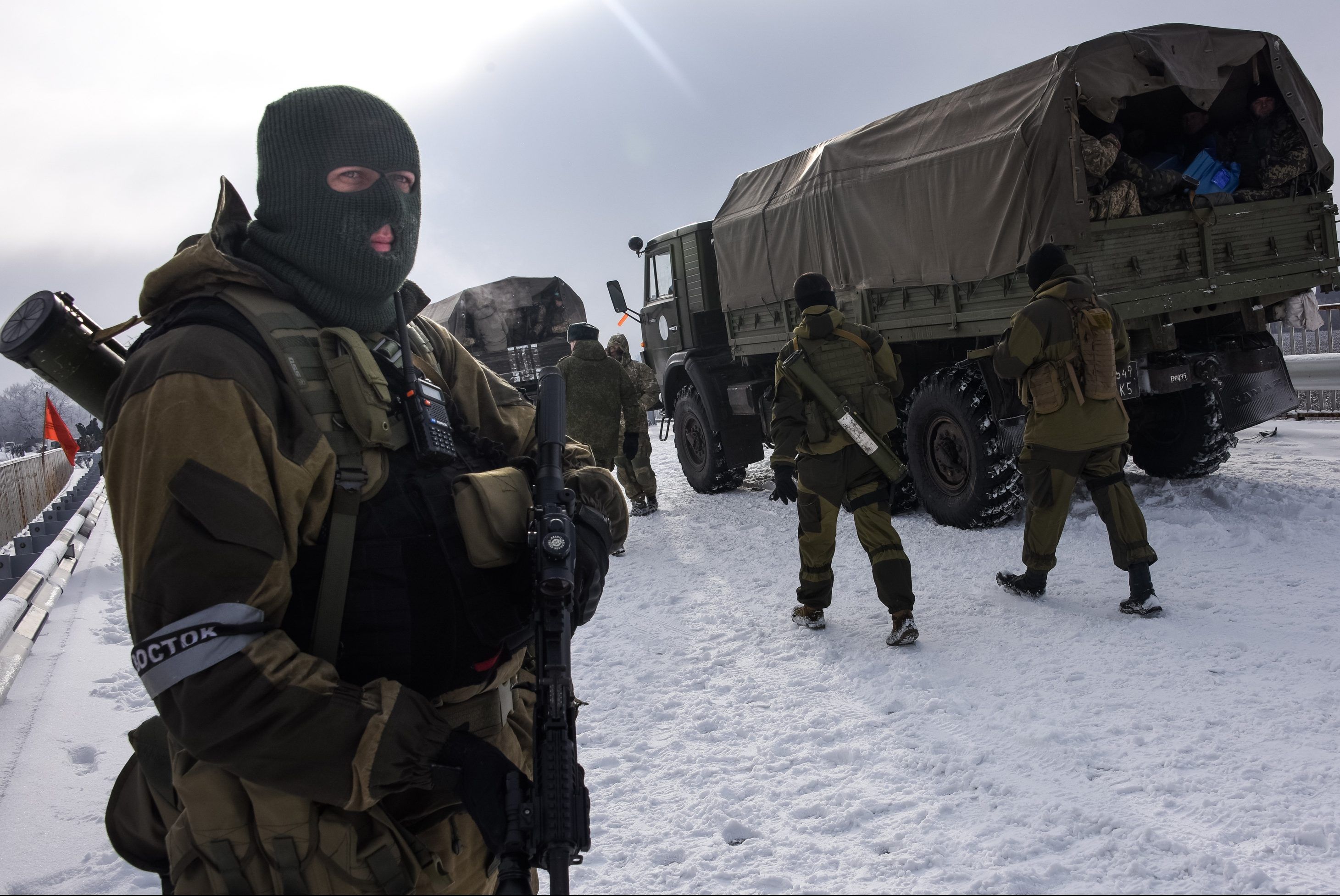 Доба у зоні АТО: обстріли на Світлодарській дузі продовжуються Війна на Донбасі