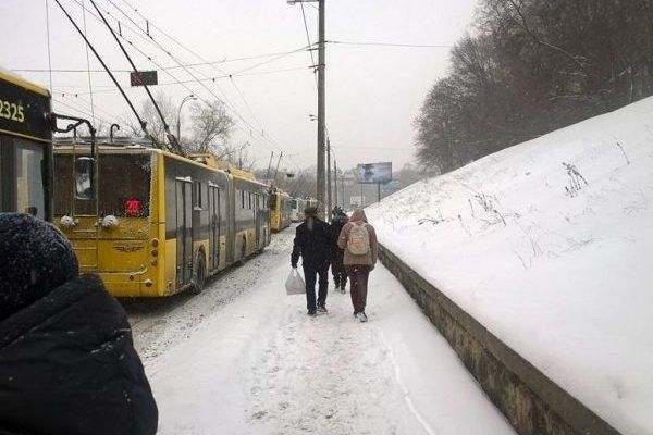 Снігопад у Києві: транспорт ходить зі збоями снегопад