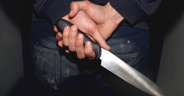 В Харькове мужчина с ножом напал на 11-летнюю школьницу