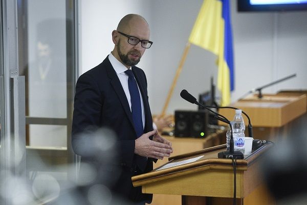 Яценюка задержали в Женеве из-за России