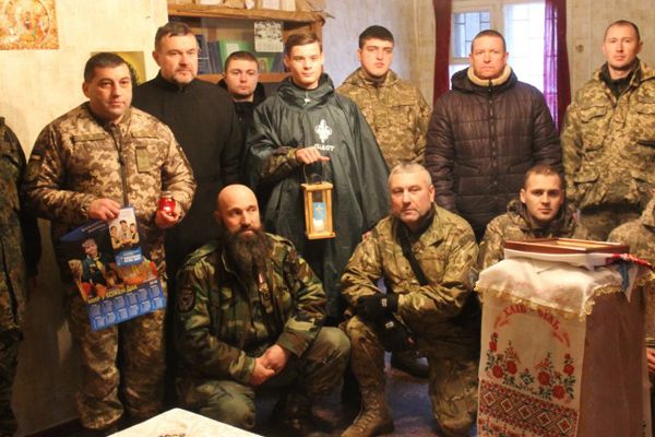 В АТО привезли Вифлеемский огонь мира