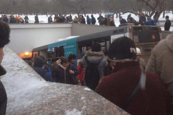 В Москве автобус заехал в подземный переход – погибли 5 человек, 15 ранены (18 )