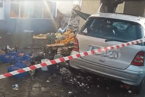 Mercedes разнес рынок в Ужгороде, есть пострадавшие ДТП