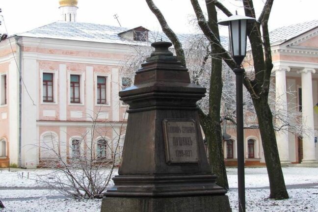 В Чернигове украли памятник Пушкину