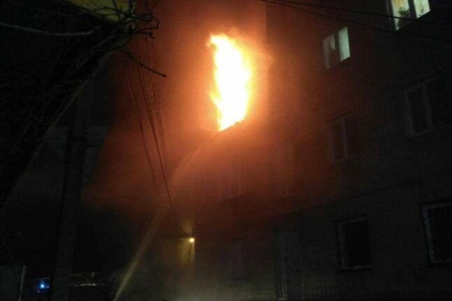 В Ровно из пожара спасли 8 детей, больше 70 человек эвакуировали