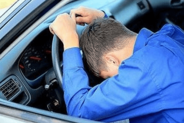 Викрадач поцупив авто і заснув. Поліція знайшла його на парковці