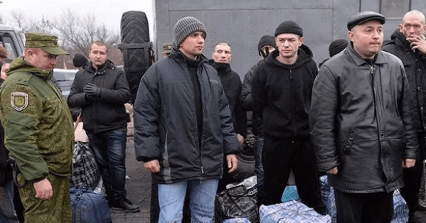 100 тыс. каждому. Кабмин одобрил выплату освобожденным из плена