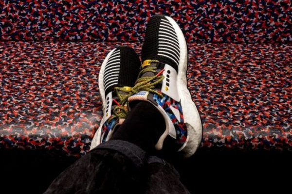 Черга, як за IPhone Х. Adidas випустила кросівки з вбудованим річним проїзним Adidas