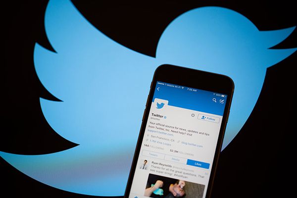 Twitter оплачує перегляд особистих повідомлень користувачів