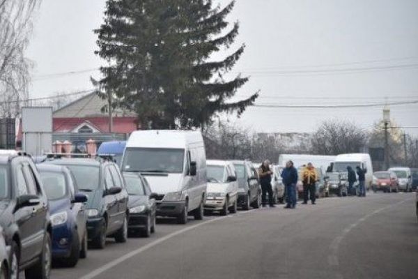 70 пенсіонерів перекрили трасу на Львівщині