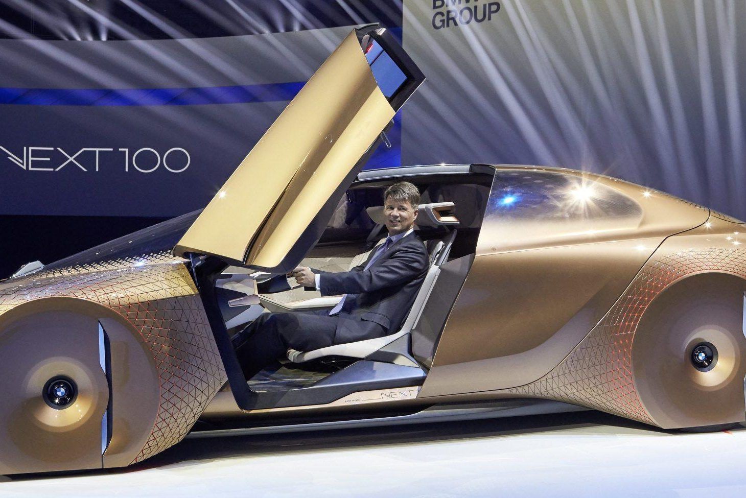 Запас ходу у 700 км: конкурент Tesla від BMW Електромобіль BMW