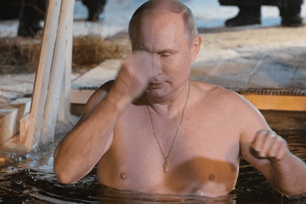 Довго воду підігрівали? Путін на Водохреща занурився в ополонку