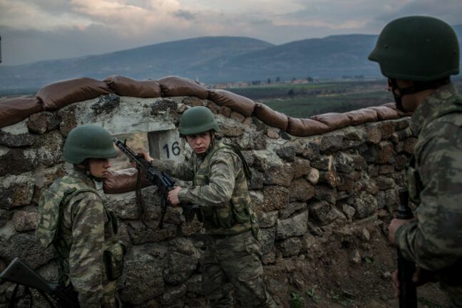 Турция на 120 часов прекратила все операции в Сирии