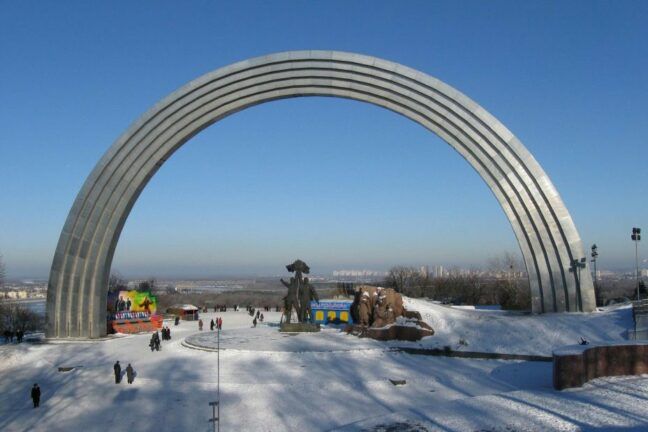 Заплуталися в символах? Клімкін про знесення Арки дружби народів
