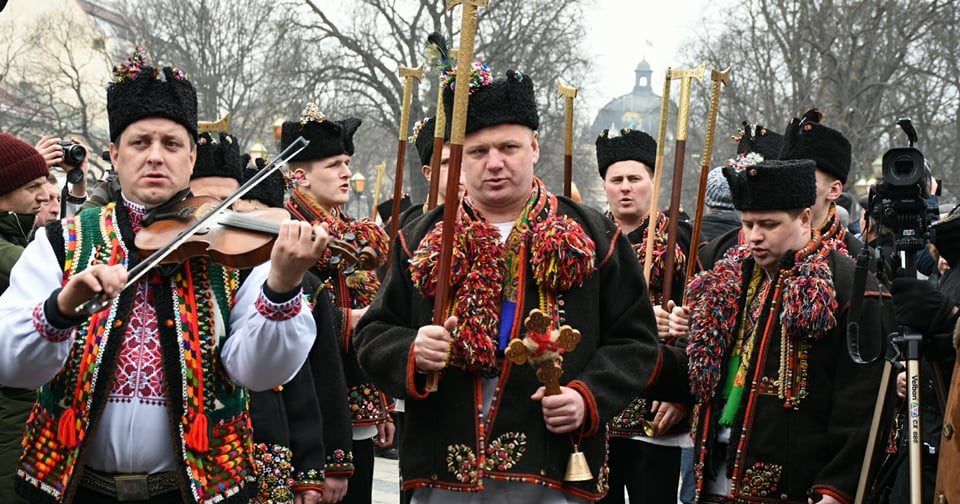 Колоритне весілля, пісні і танці – фестиваль гуцульської культури у Львові
