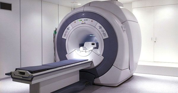 Засосало в томограф. В Индии аппарат МРТ убил мужчину