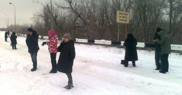 Здесь ловит МТС. Как в “ДНР” наживаются на отсутсвии связи